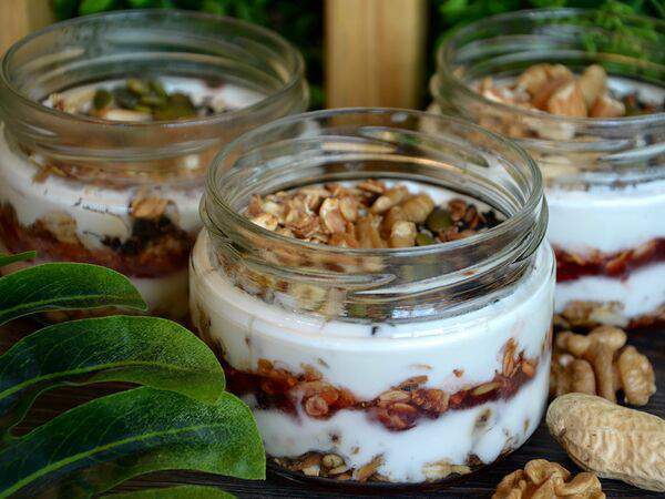 Latte Bar - Гранола с йогуртом и джемом