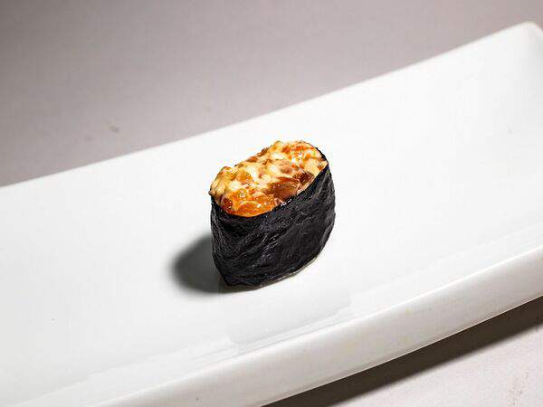 Tai bai - Гункан Лосось спайс