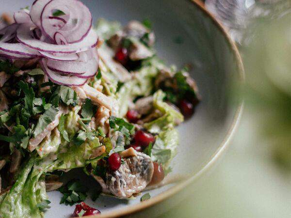 Алазани - Салат с языком и грибами