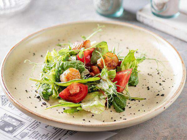 Вепрево колено - Салат с гребешком