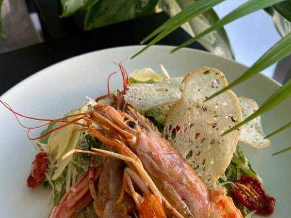 Unobar - Салат Цезарь с лангустином