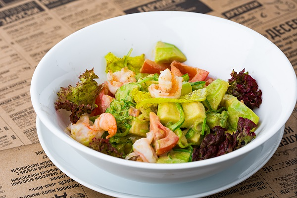 Изи Паб - Салат с авокадо и креветками