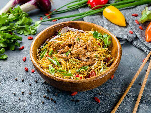 Пицца & лапша - Китайская лапша с филе куриной грудки и овощами