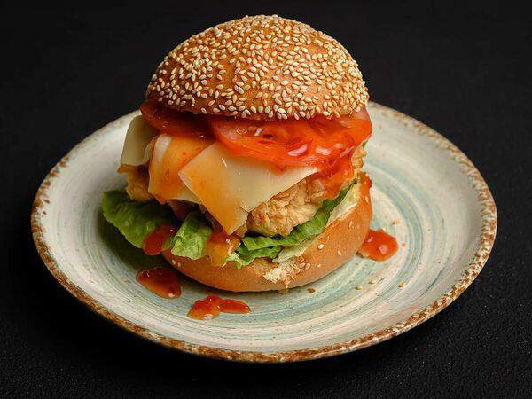 Урал Тау на Гоголя - Бургер с курицей