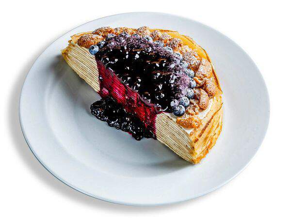 Ред-Буфет - Торт блинный с голубикой половина