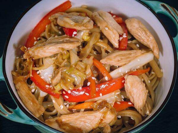 Джон Вкусный - Яичная лапша с курицей и овощами