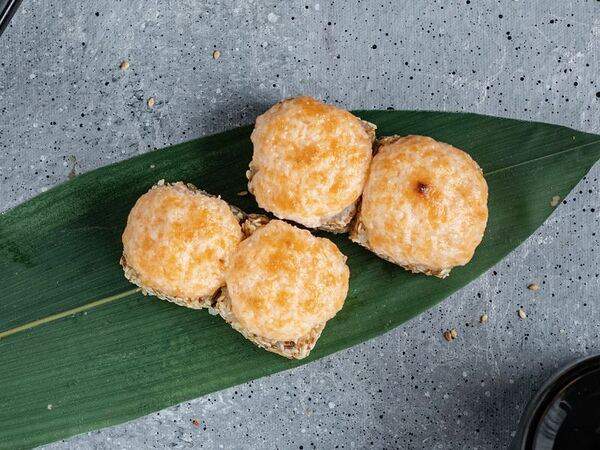 Gagarin Gastro Bar - Запеченный ролл с креветкой