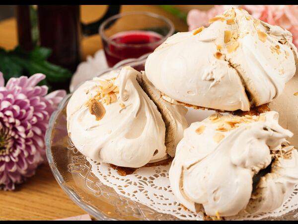 Theo - Безе кофейное с миндалём