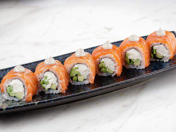 Leto - Ролл Филадельфия с лососем