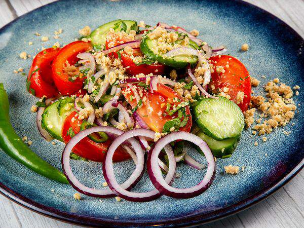 Батони-Платони - Салат по-имеретински с орехами