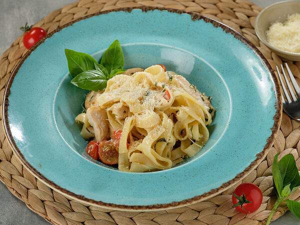 Япона мама - Феттуччине с курицей