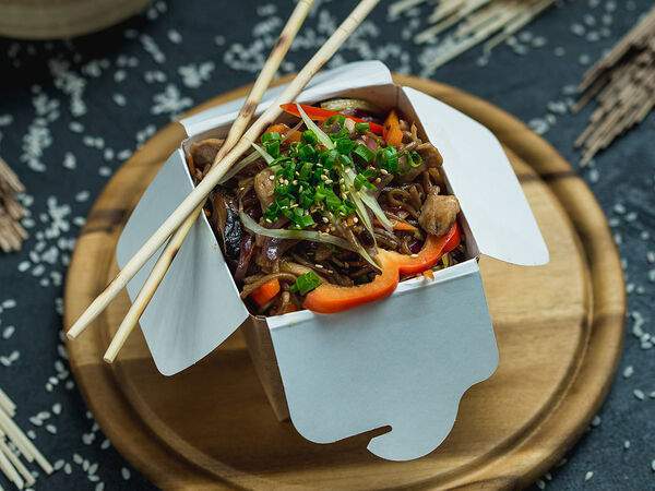 Pelikan - Лапша соба с курицей