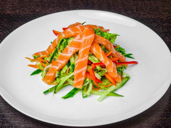 AzianA - Салат с лососем и овощами