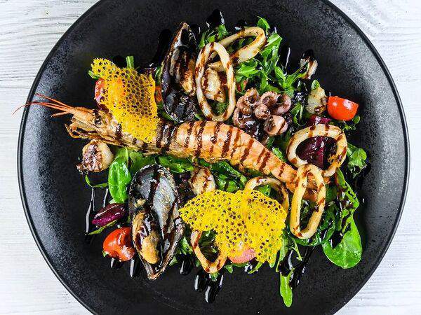 Долина суши - Салат с морепродуктами