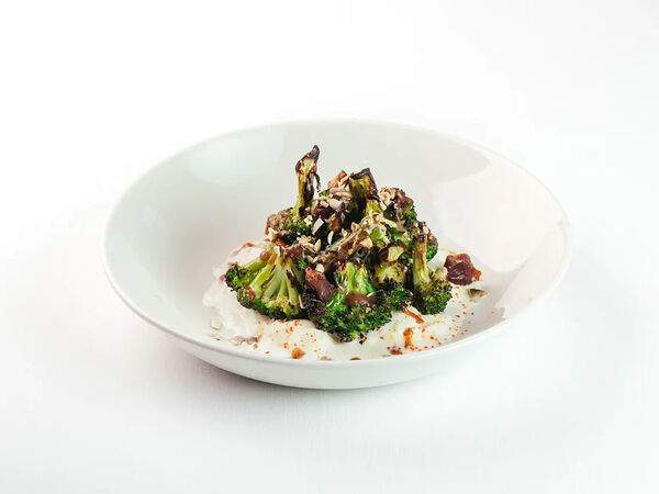 Avocado queen - Страчателла,брокколи,финиковый дрессинг