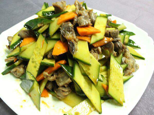 Лунзян - 023/2 Салат с куриными желудками и огурцами