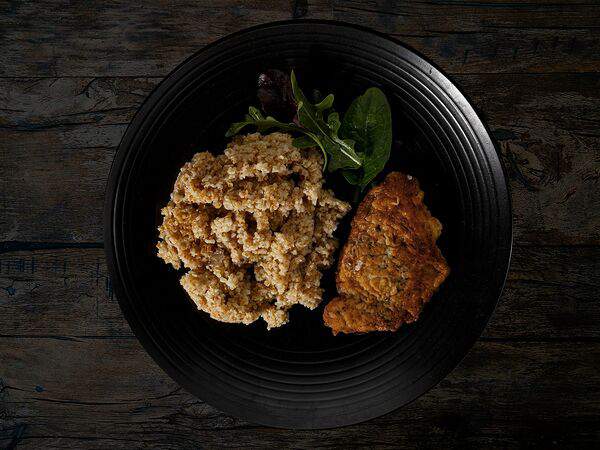 Kinza House - Булгур с отбивной из куриного филе в кляре