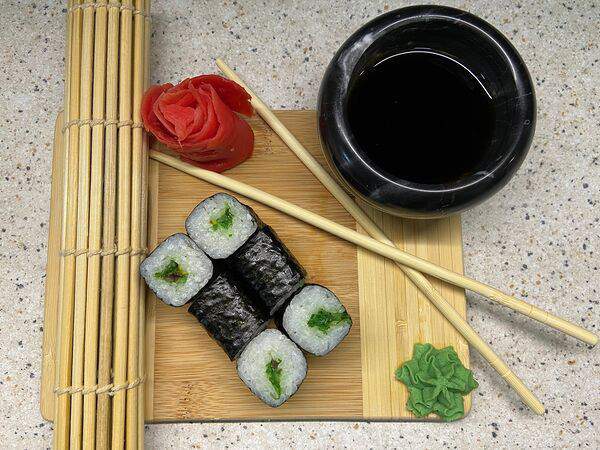 Скушай Суши - Ролл Чука маки