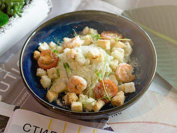 Mart Lounge Bar - Цезарь с креветкой