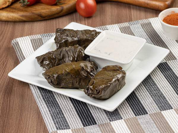 Грузинский дворик - Долма в винoградных листьях