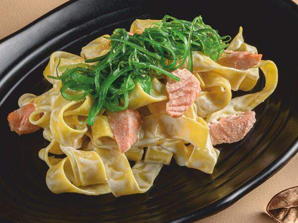 Love суши - Феттуччине с лососем