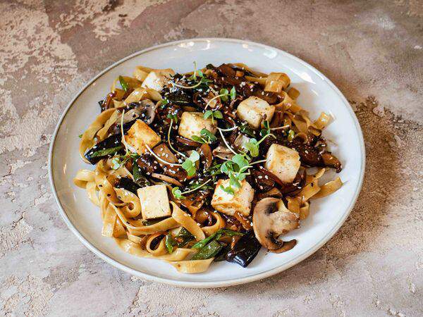 Тепло на Авроре - Паста с овощами и соусом терияки