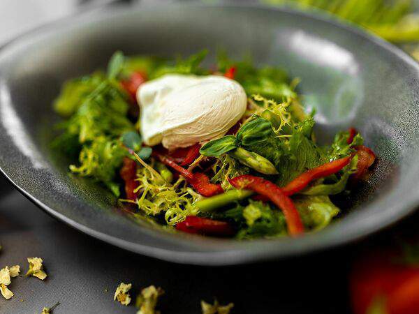 Ресторан Строгов - Салат из свежих овощей со спаржей