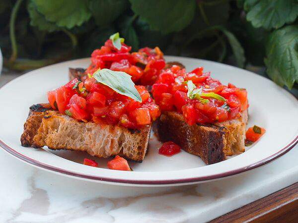 Rusalka - Брускетта с томатами