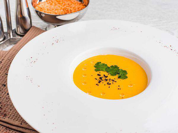 Aura Verdant Restaurant - Чечевичный крем-суп