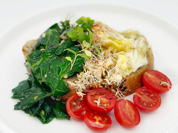 Organic Origin - Тост со скрэмблом и овощами