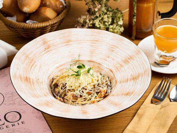 Theo - Паста с говяжьим языком и овощами