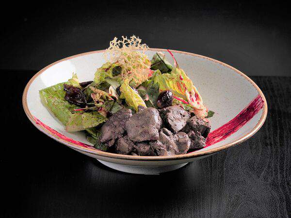 Amaris - Теплый салат с куриной печенью