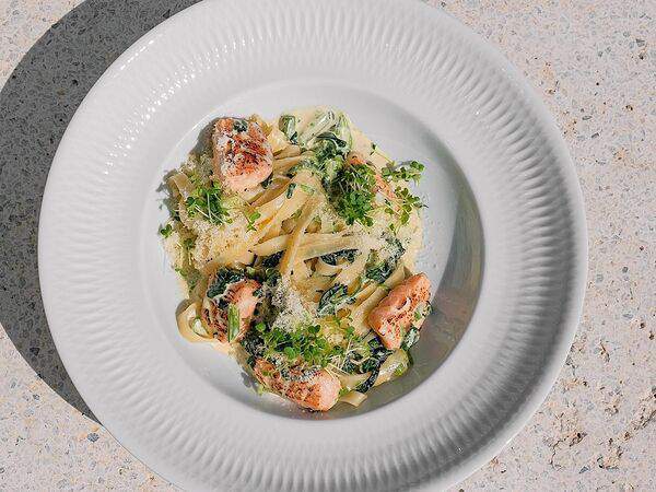 Forno rosso - Паста с лососем в сливочном соусе