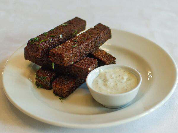 Шале - Гренки с чесночным соусом