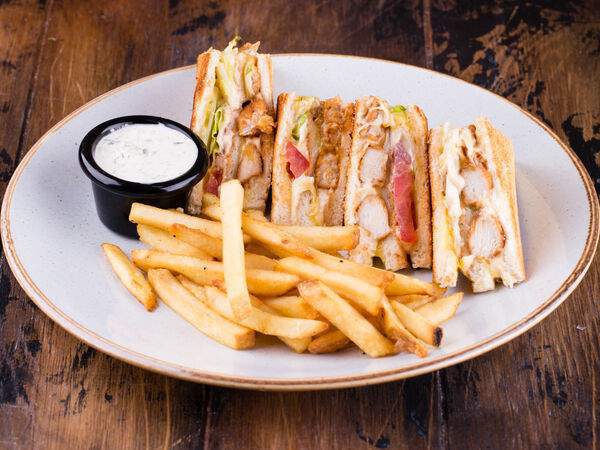 Бургерная лавка Краснодарский парень - Клаб-сэндвич с курицей