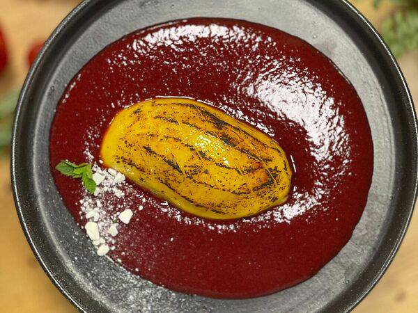 Dream Cafe - Опаленный манго с малиновым пюре