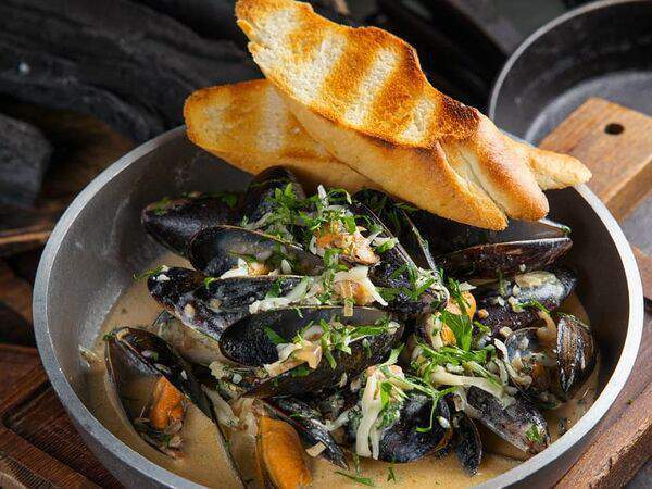 Коптильня - Мидии в сырно-сливочном соусе