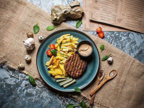 KUNAK HOUSE Халяль - Котлета по-домашнему с жареным картофелем