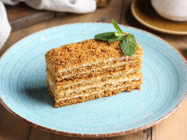 МясУгляс - Медовый торт