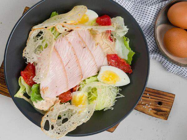 Urban Eda - Салат Цезарь с куриной грудкой