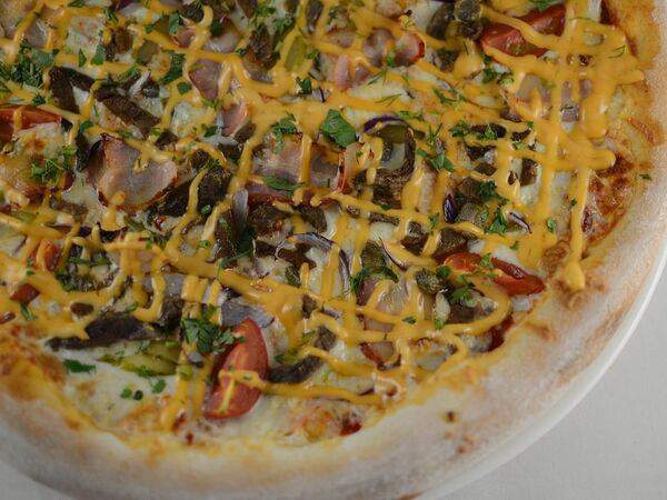 Kontrast gusto - Пицца С говядиной и беконом