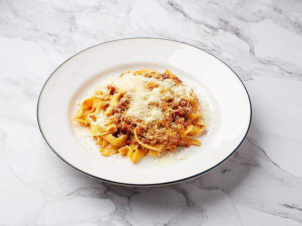 Lobby Bar - Болоньезе с копчёным фаршем