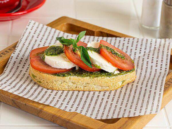 Traveler's coffee - Сэндвич Капрезе