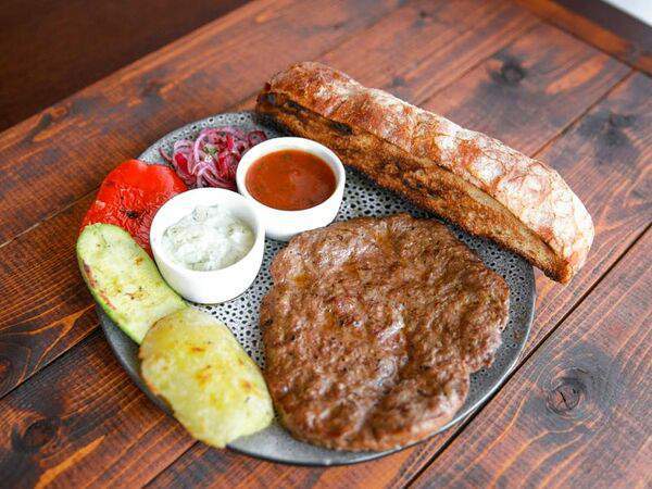 Каравелла - Бифштекс из говядины Плескавица