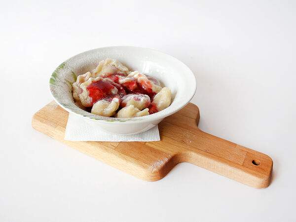 Вареничная №9 - Вареники с клубникой