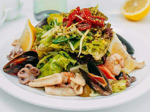 Счастье - Салат с морскими деликатесами