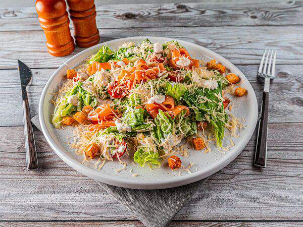 Ресторан Емеля - Цезарь с семгой