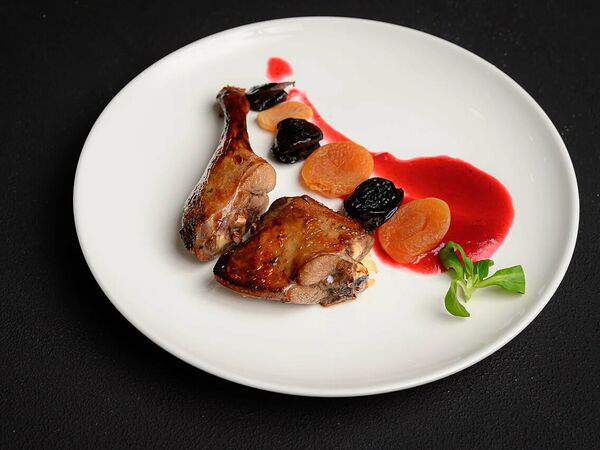 Урал Тау на Гоголя - Утиная ножка с сухофруктами