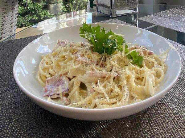 Falcone - Паста с курицей в соусе из диких грибов