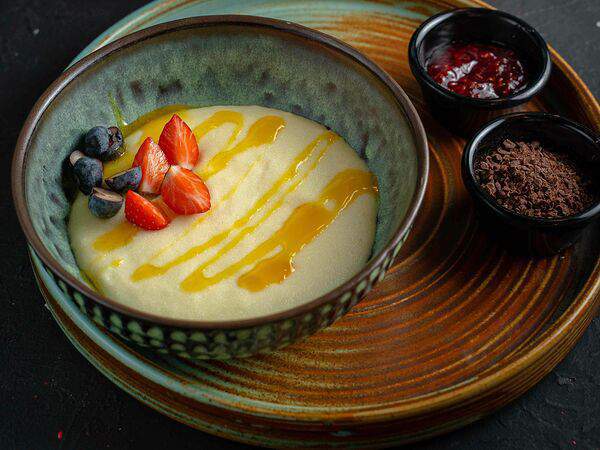 Macarena - Каша манная с пюре из маракуйи